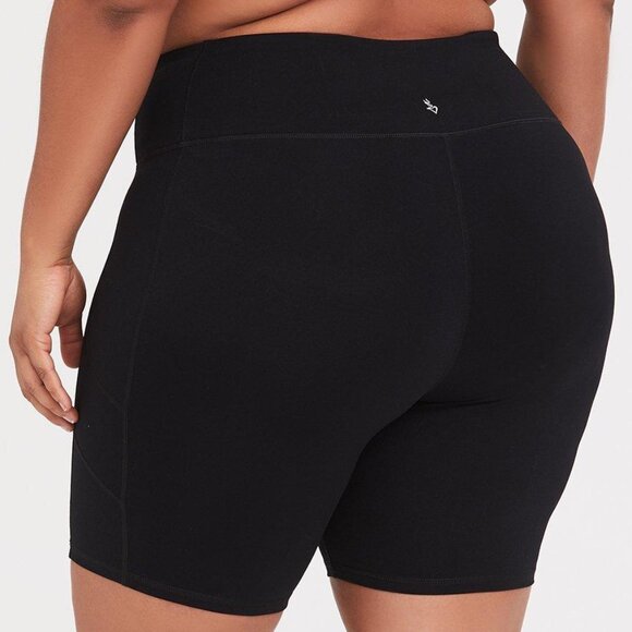 🆕️ Torrid Black Performance Core Active Moisture Wicking Bike Short size 3X - Picture 3 of 6